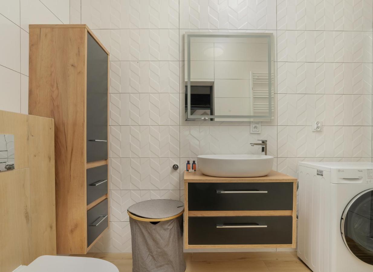 Komeda Apartment Hidden In Poznan Old Town By Noclegi Renters Dış mekan fotoğraf